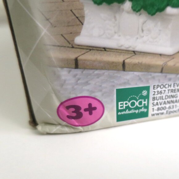 Calico Critters Elegant Town Manor Gift Set - Picture 10 of 15